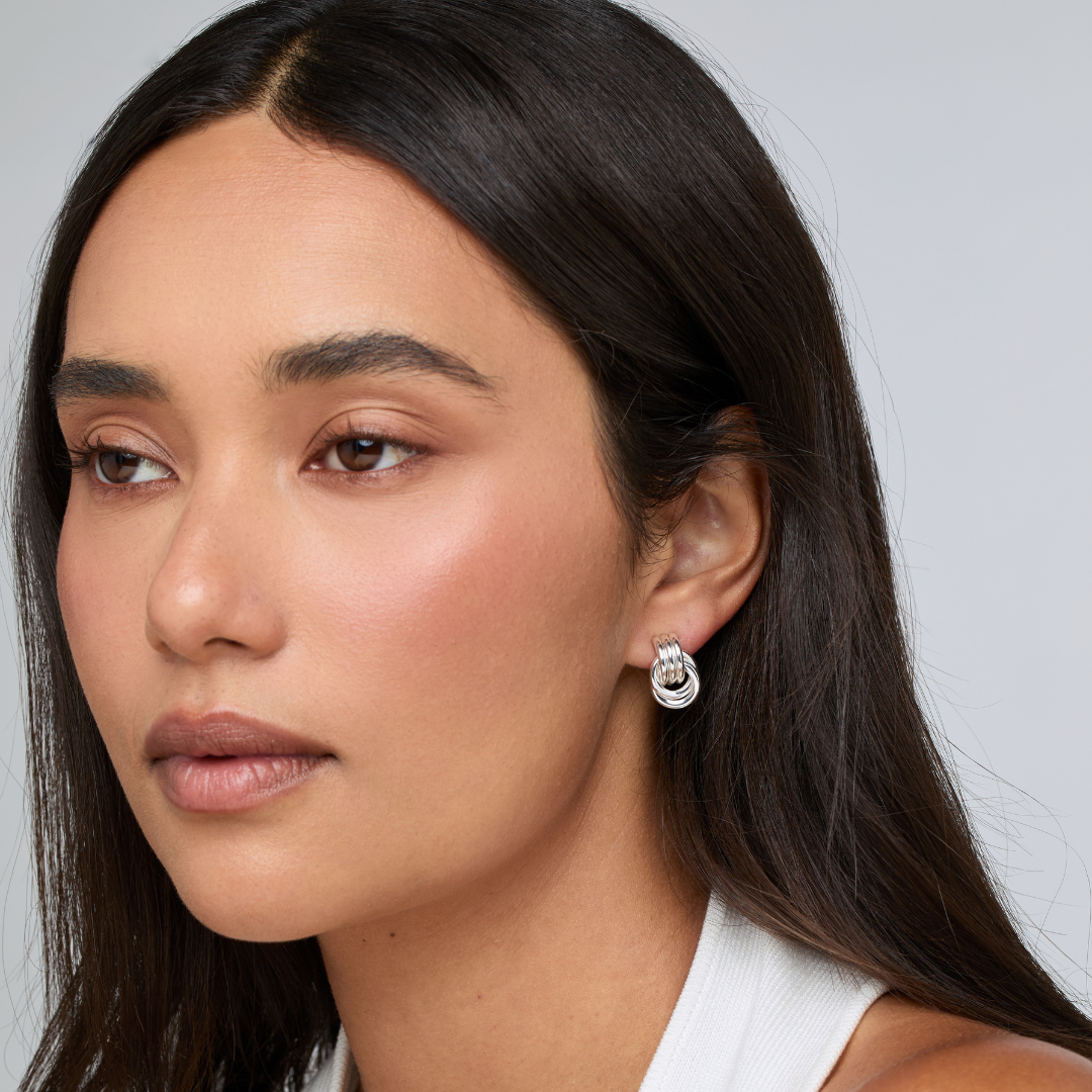 MICRO KNOT EARRINGS