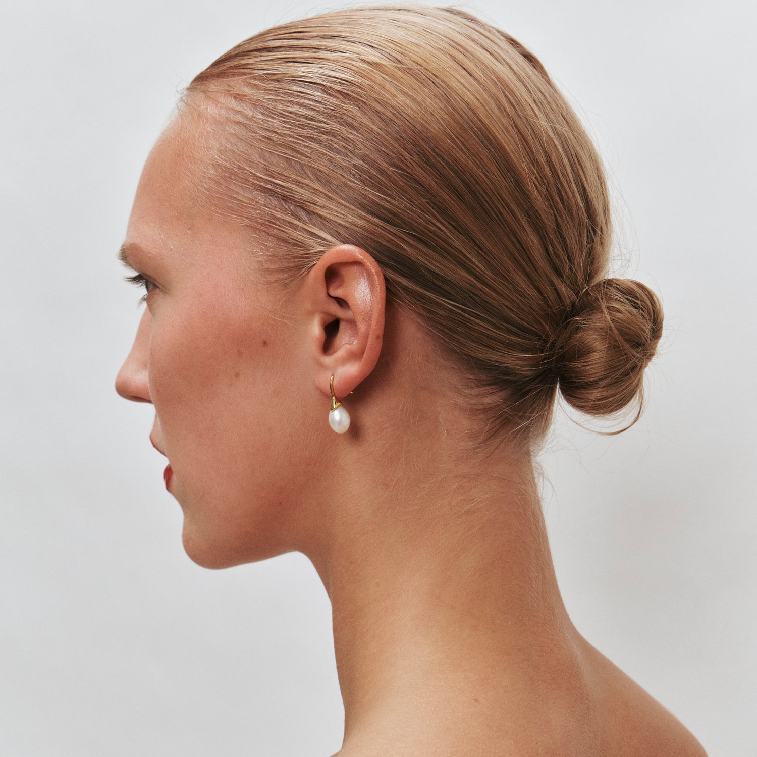 ODETTE PEARL EARRINGS