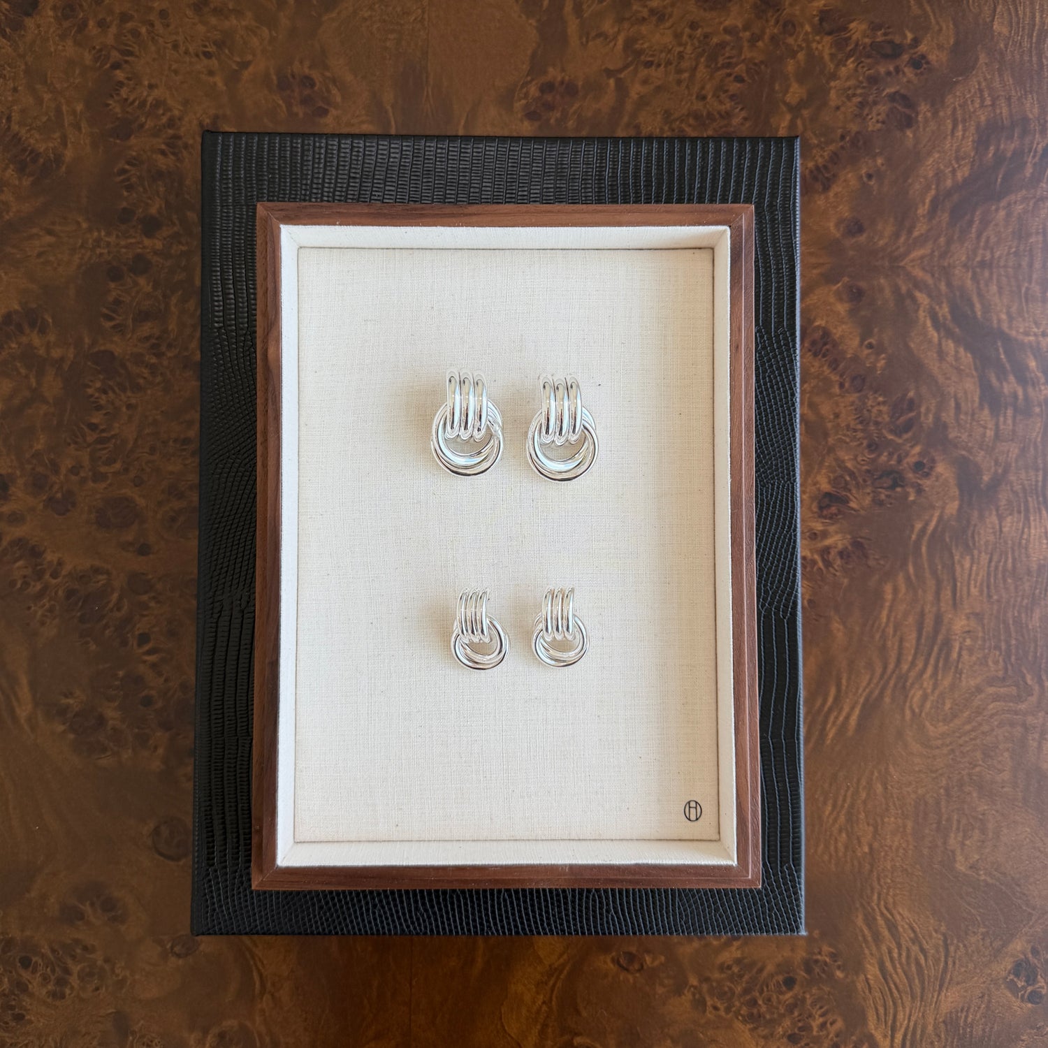 DISPLAY TRAY