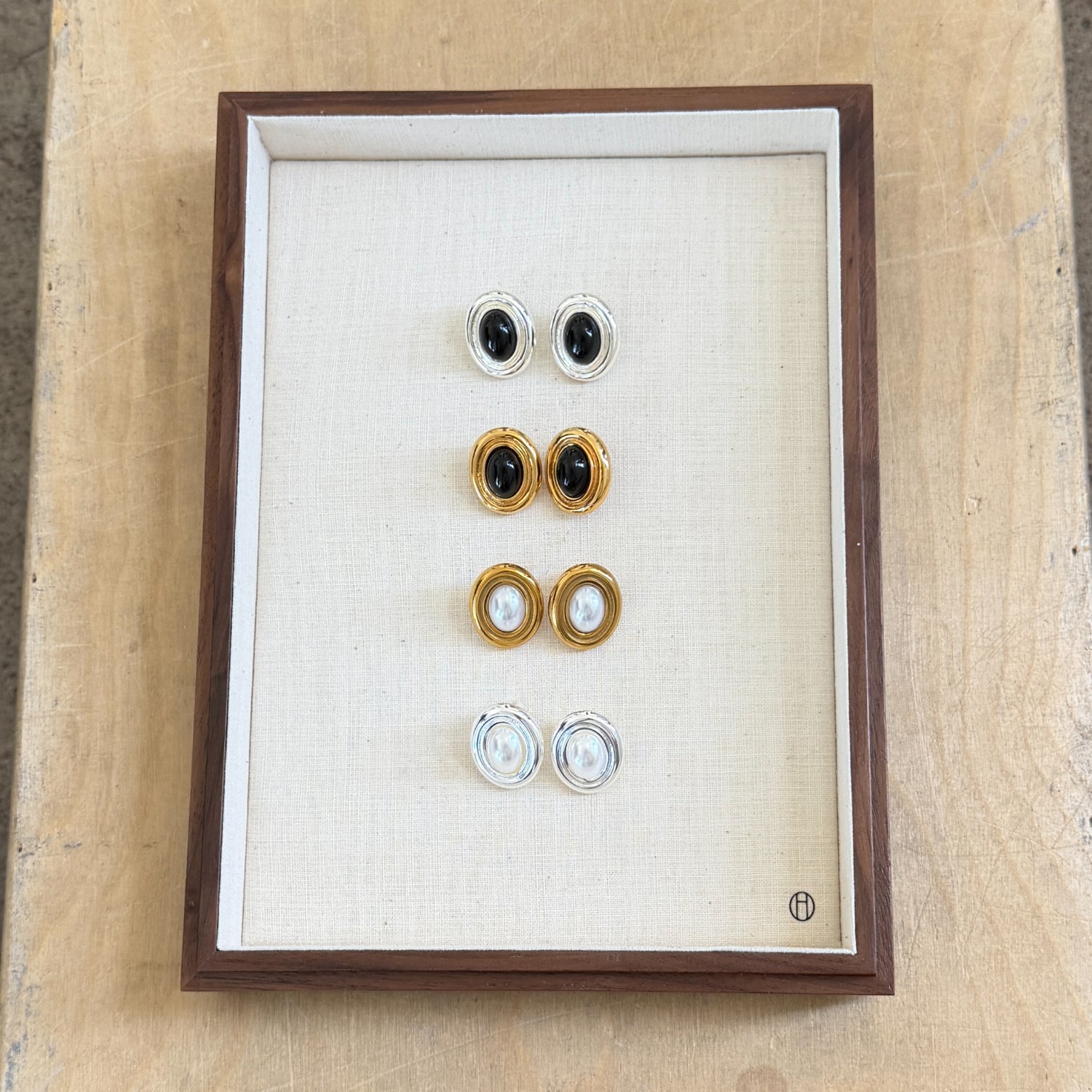 DISPLAY TRAY