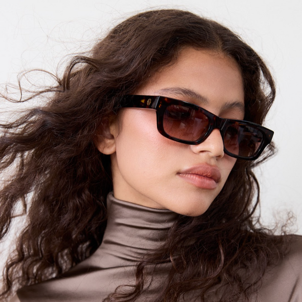 SLOANE TORTOISE